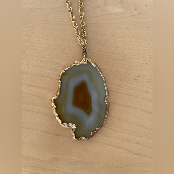 Gold Agate Pendant Necklace - Picture 6 of 7